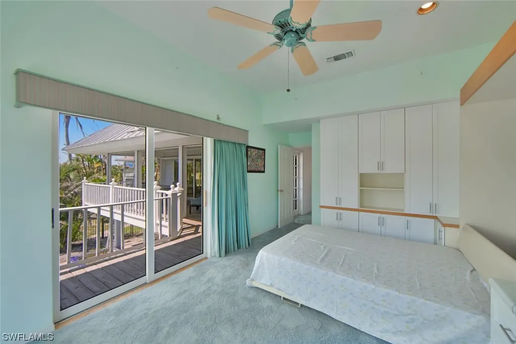 663 E Rocks Drive Sanibel FL 33957