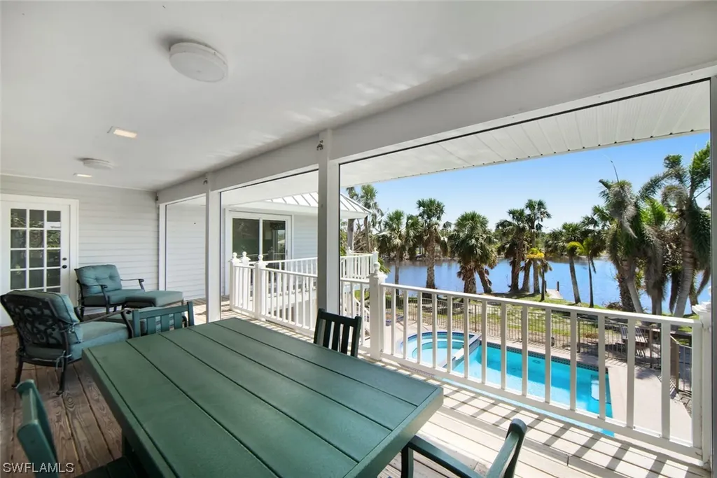 663 E Rocks Drive Sanibel FL 33957