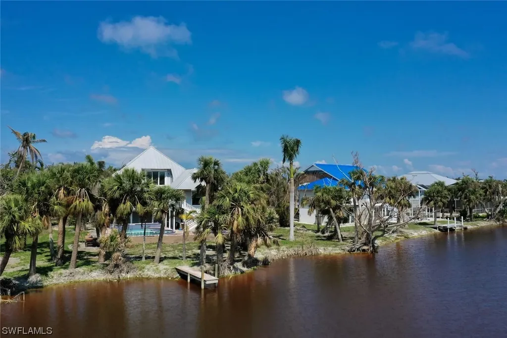 663 E Rocks Drive Sanibel FL 33957