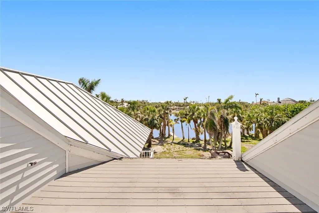 663 E Rocks Drive Sanibel FL 33957