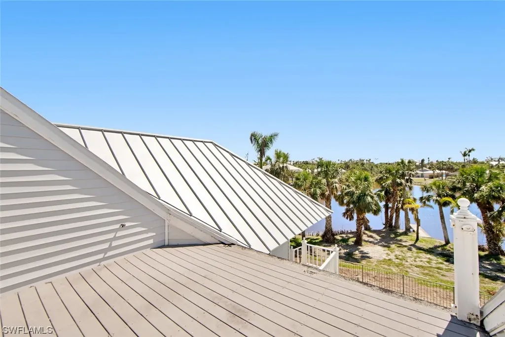 663 E Rocks Drive Sanibel FL 33957
