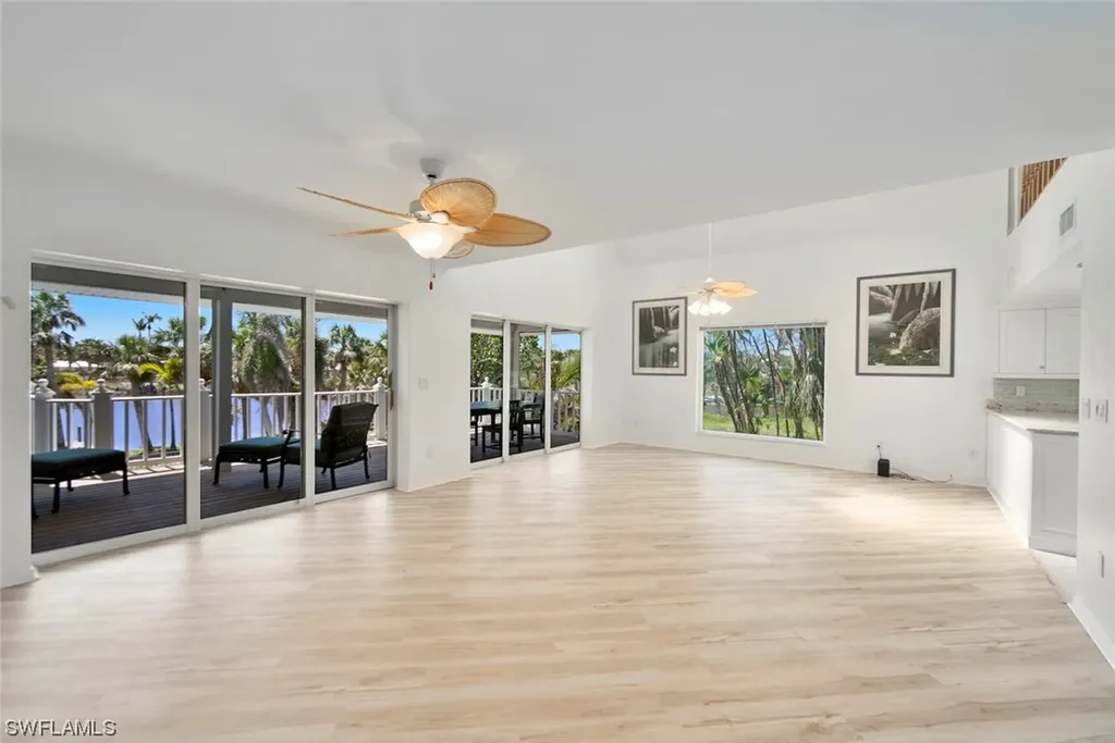 663 E Rocks Drive Sanibel FL 33957