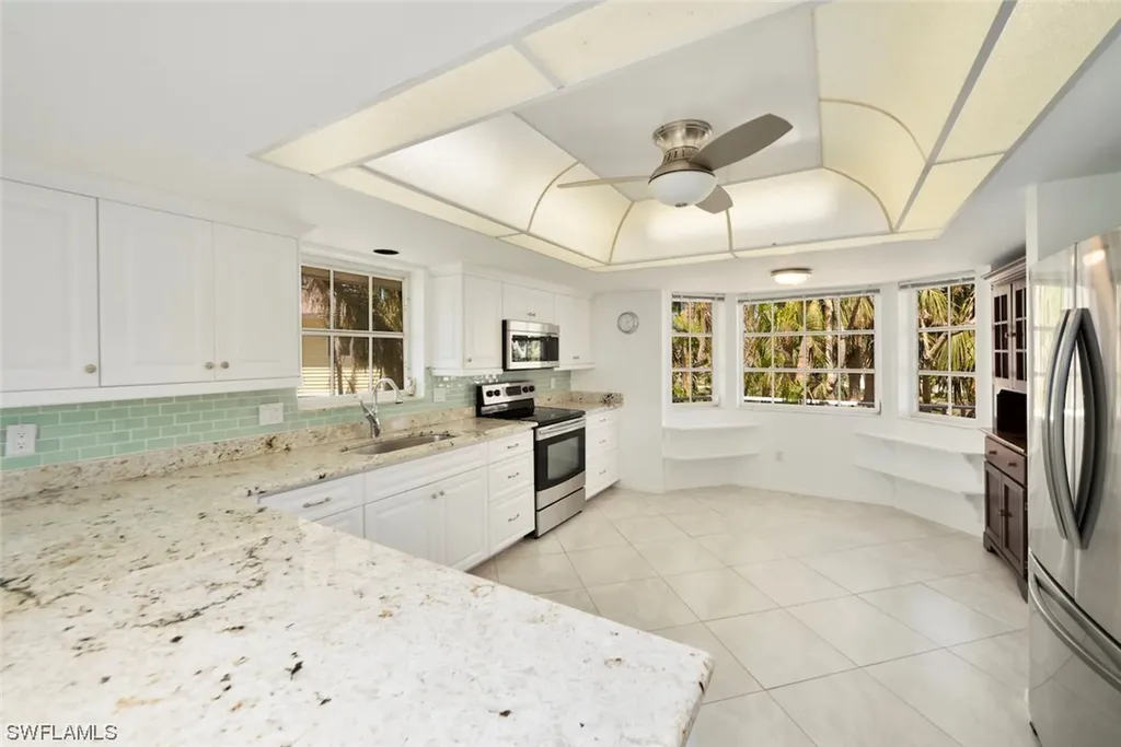 663 E Rocks Drive Sanibel FL 33957