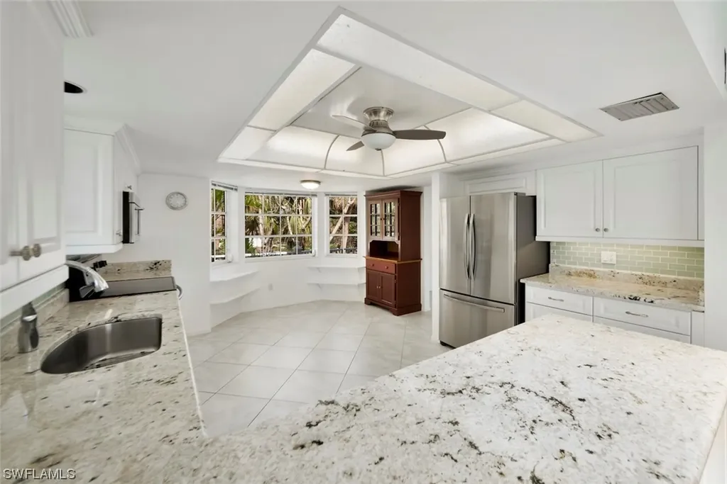 663 E Rocks Drive Sanibel FL 33957