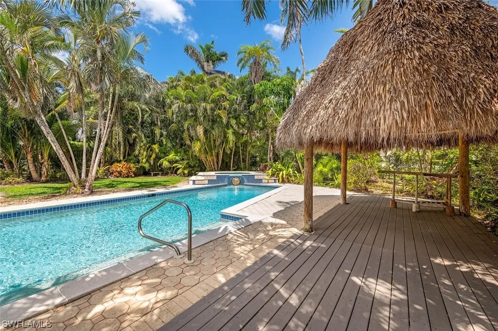 531 Springline Drive Naples FL 34102