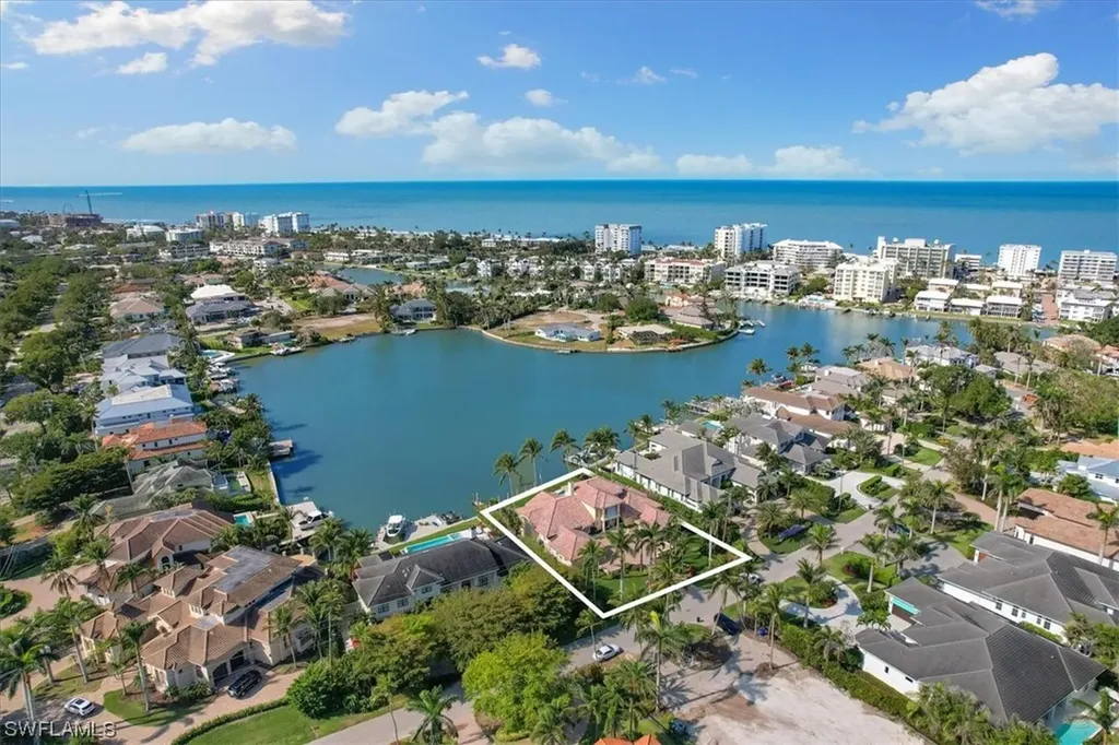 400 Spring Line Drive Naples FL 34102