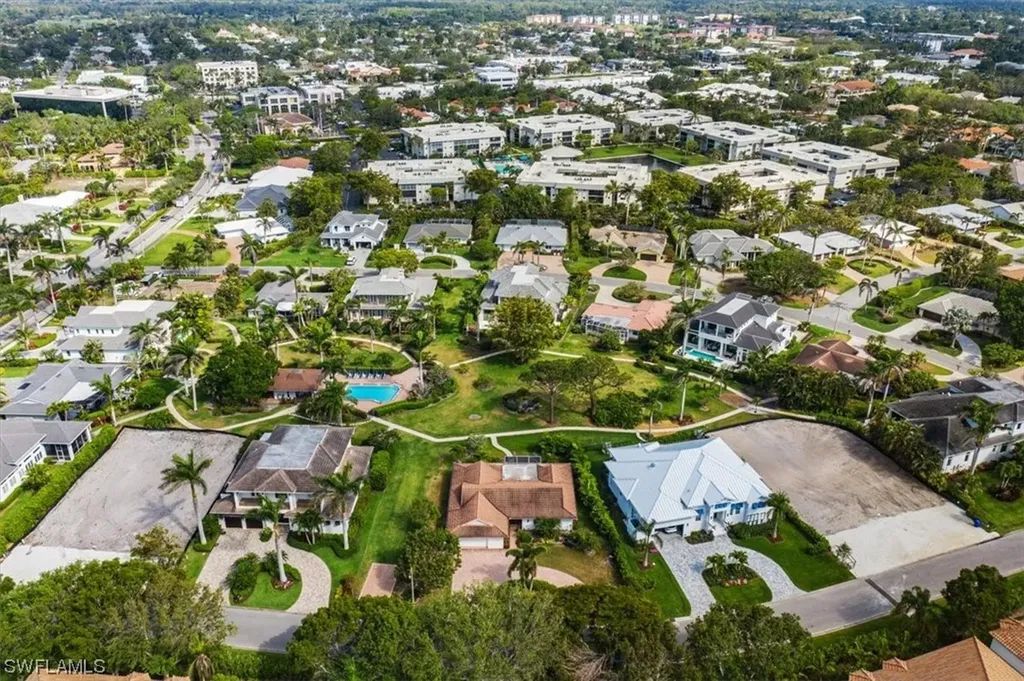 732 Park Shore Court Naples FL 34103