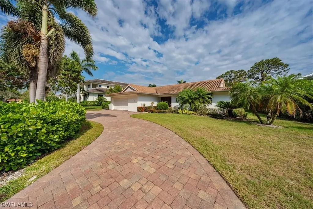 732 Park Shore Court Naples FL 34103