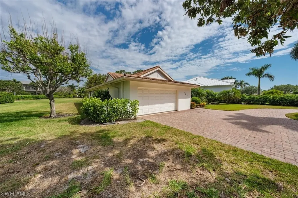 732 Park Shore Court Naples FL 34103