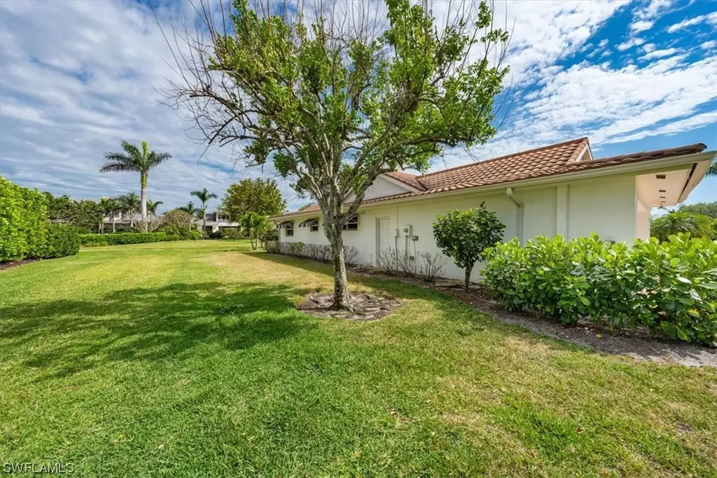 732 Park Shore Court Naples FL 34103