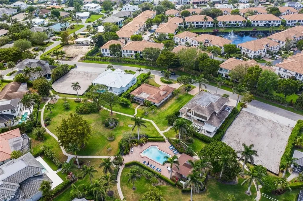 732 Park Shore Court Naples FL 34103