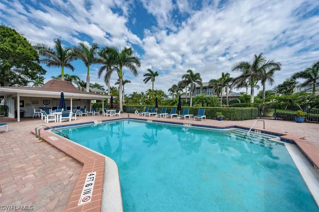 732 Park Shore Court Naples FL 34103