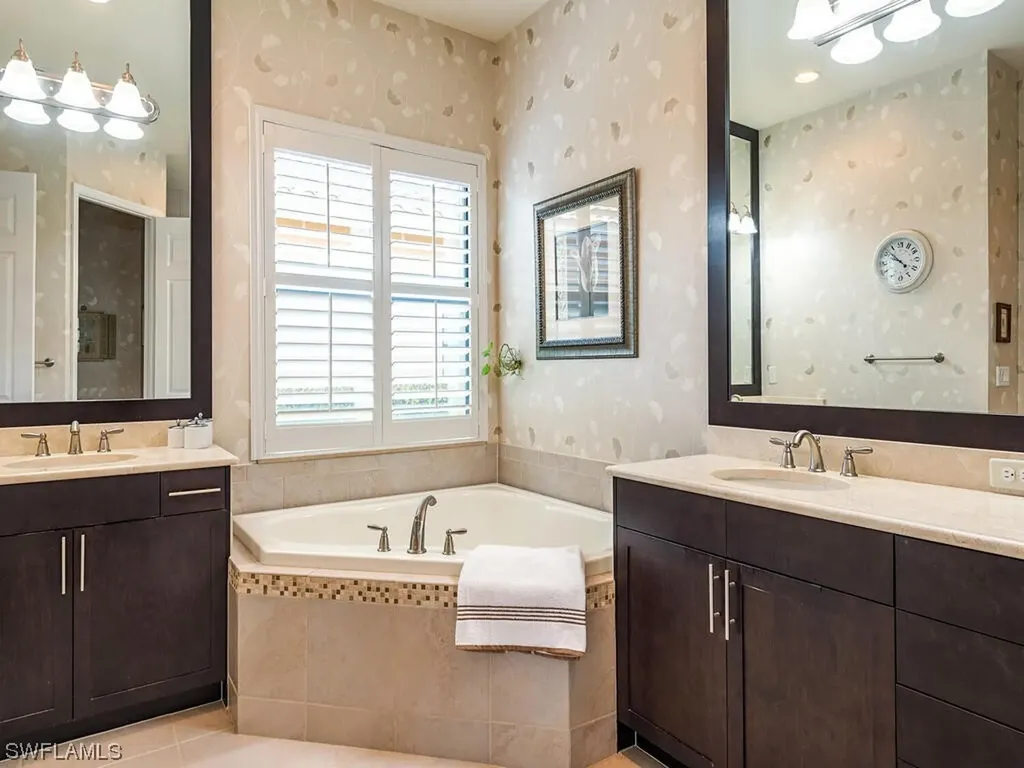 3438 Pacific Drive Naples FL 34119