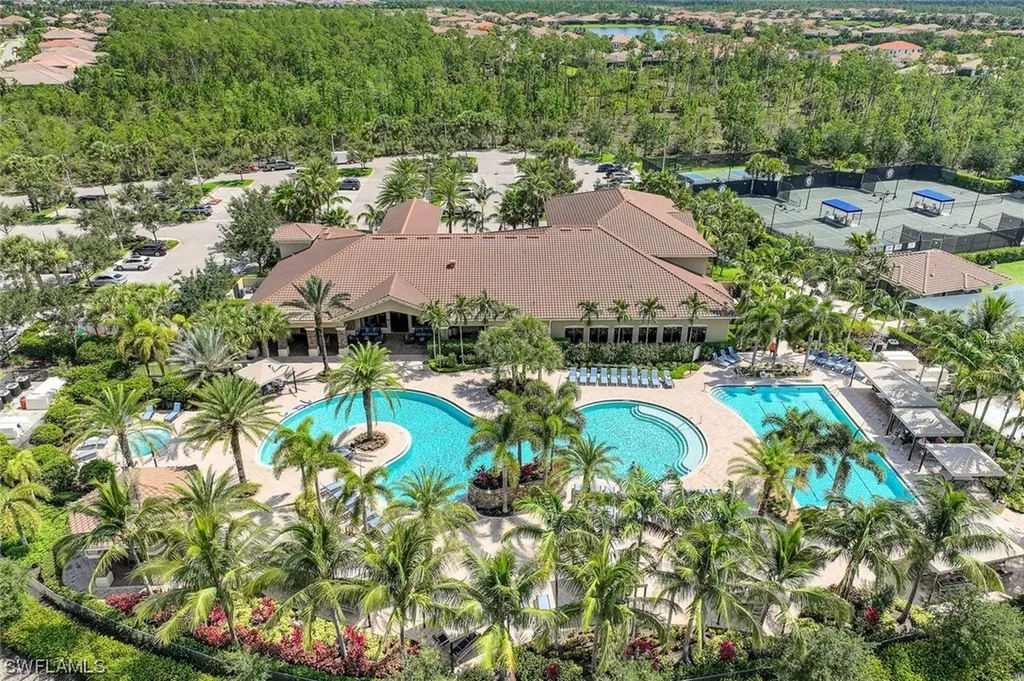 3438 Pacific Drive Naples FL 34119