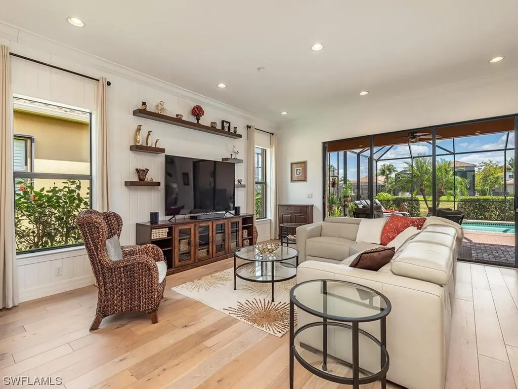 3438 Pacific Drive Naples FL 34119