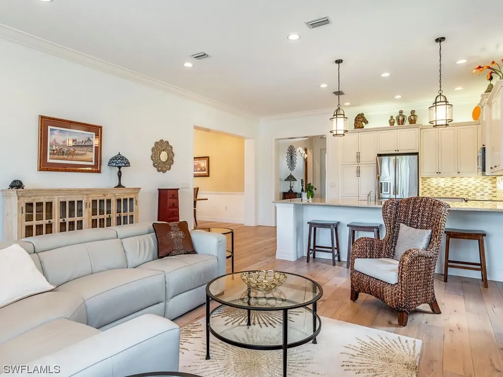 3438 Pacific Drive Naples FL 34119