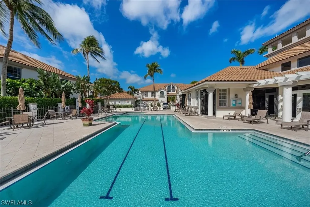 125 Colonade Circle Naples FL 34103