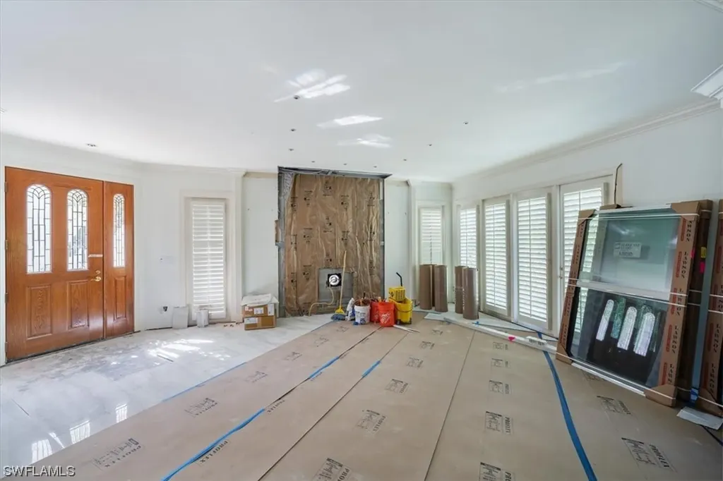 125 Colonade Circle Naples FL 34103