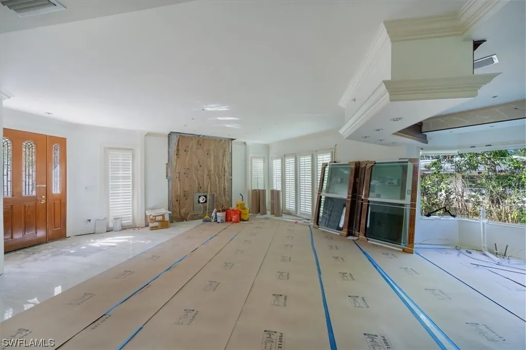 125 Colonade Circle Naples FL 34103