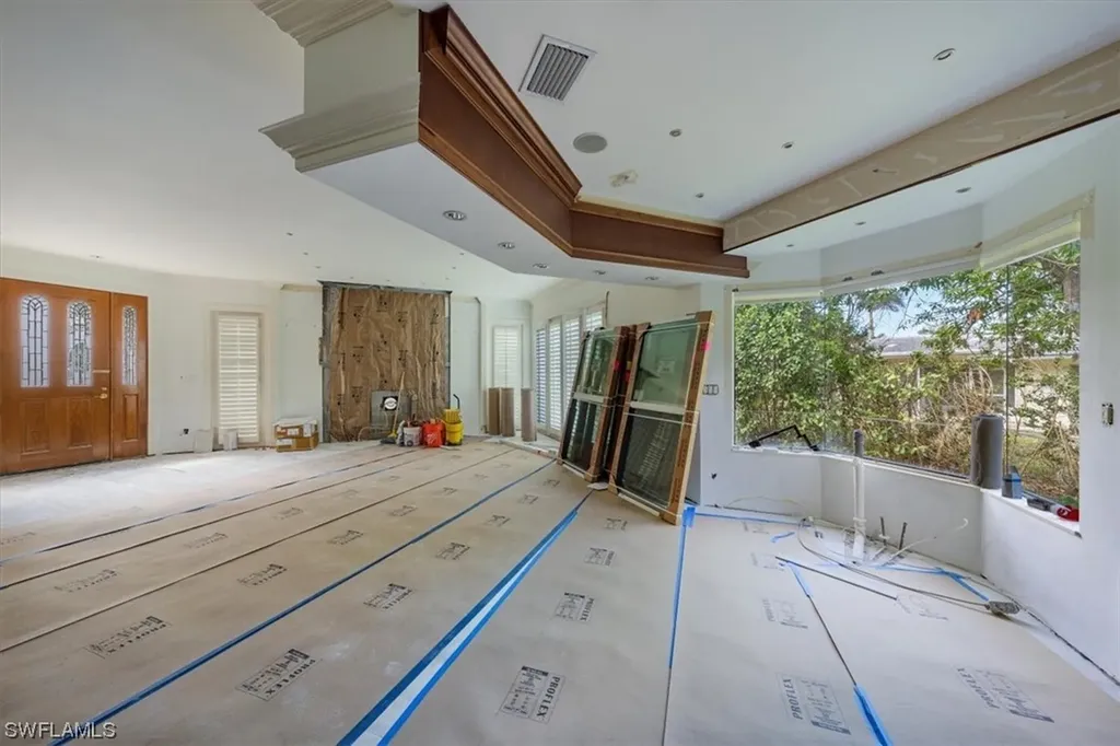 125 Colonade Circle Naples FL 34103