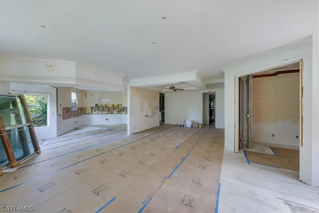 125 Colonade Circle Naples FL 34103