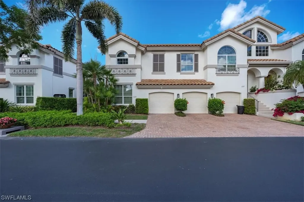 125 Colonade Circle Naples FL 34103