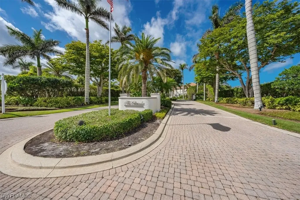 125 Colonade Circle Naples FL 34103