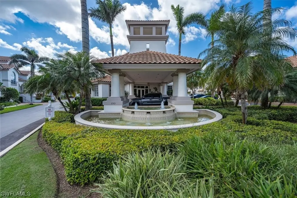 125 Colonade Circle Naples FL 34103