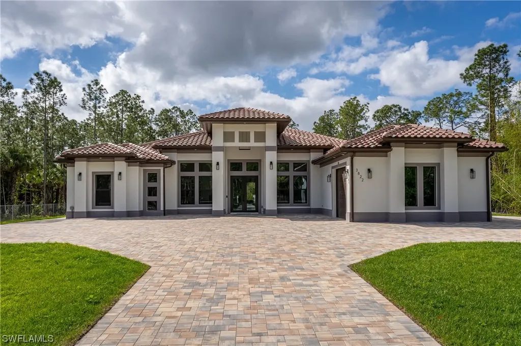 3822 1st Avenue SW Naples FL 34117