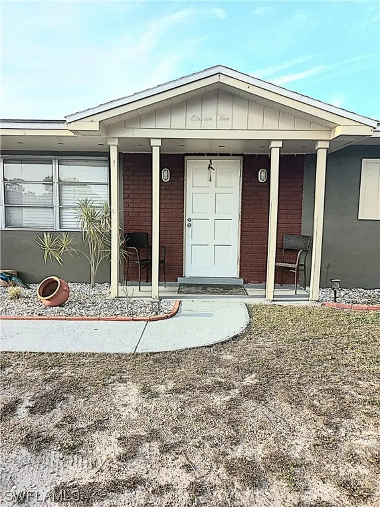 1110 Gifford Avenue S Lehigh Acres FL 33936