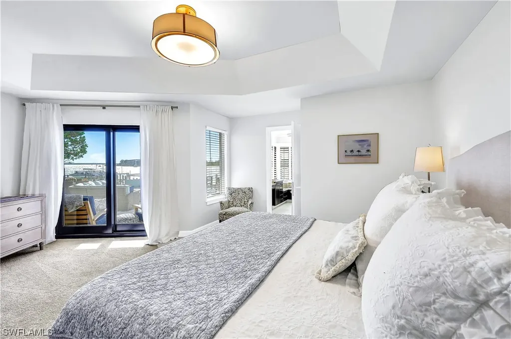 304 La Peninsula Boulevard Naples FL 34113