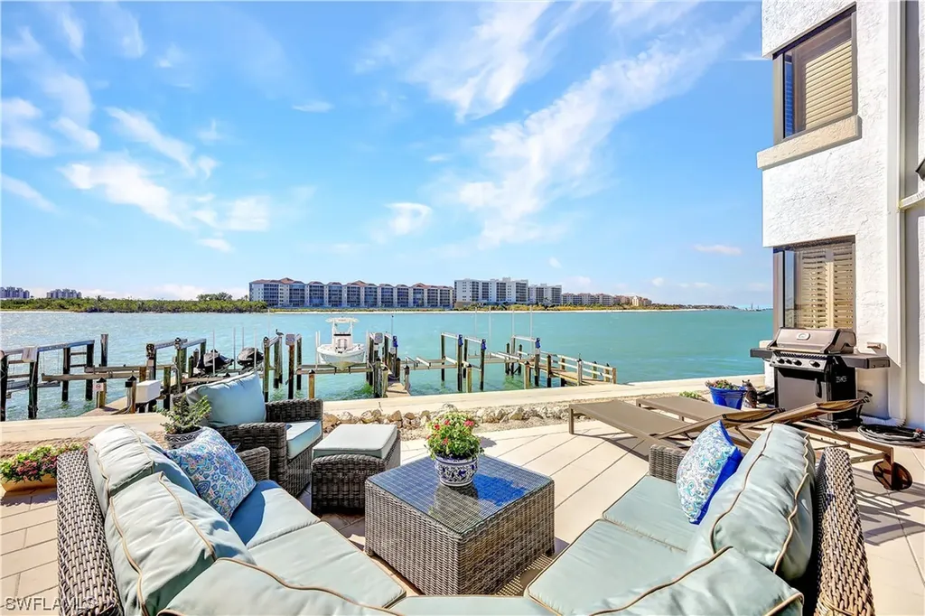 304 La Peninsula Boulevard Naples FL 34113