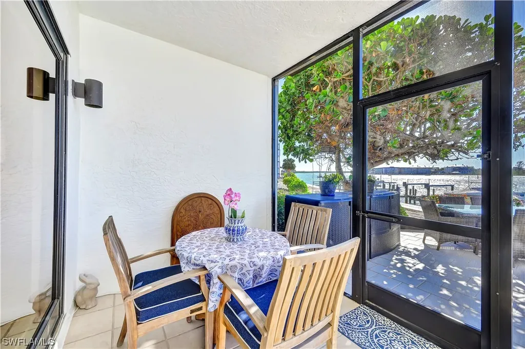 304 La Peninsula Boulevard Naples FL 34113