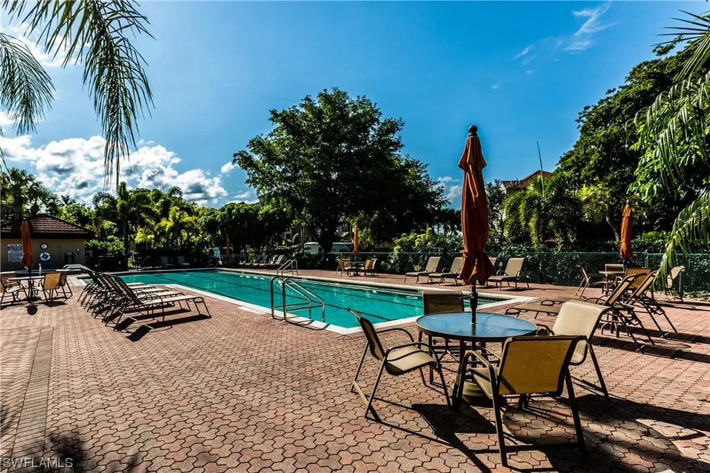 304 La Peninsula Boulevard Naples FL 34113