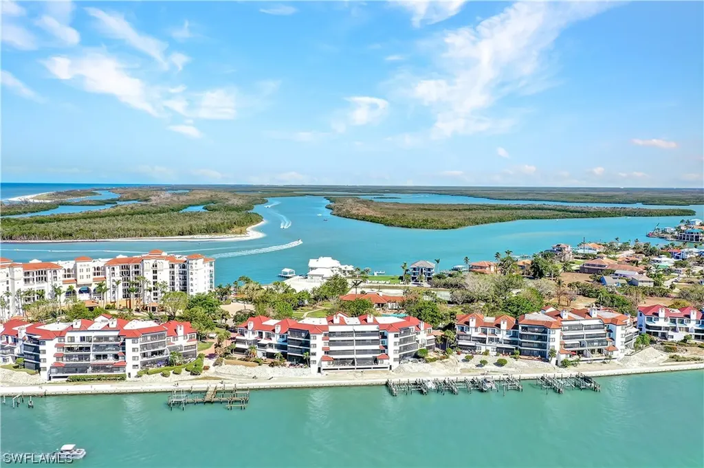 304 La Peninsula Boulevard Naples FL 34113
