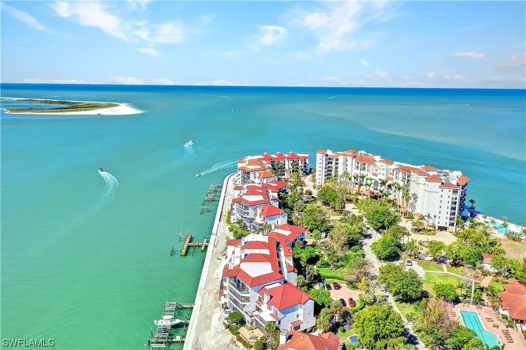 304 La Peninsula Boulevard Naples FL 34113