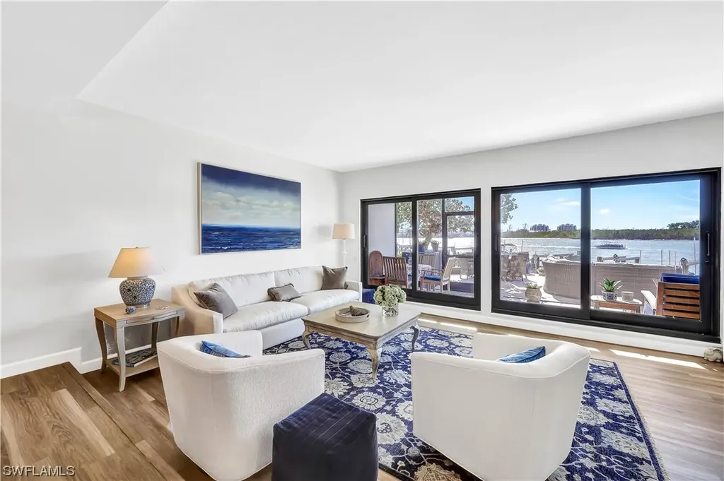 304 La Peninsula Boulevard Naples FL 34113