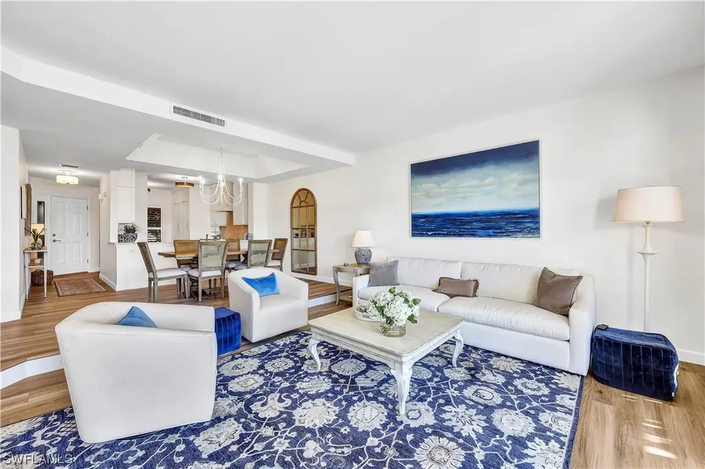 304 La Peninsula Boulevard Naples FL 34113
