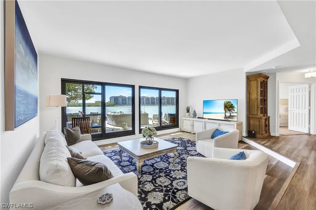 304 La Peninsula Boulevard Naples FL 34113