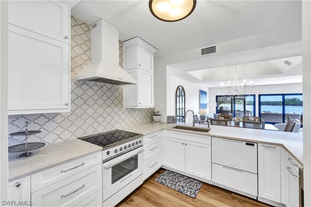 304 La Peninsula Boulevard Naples FL 34113