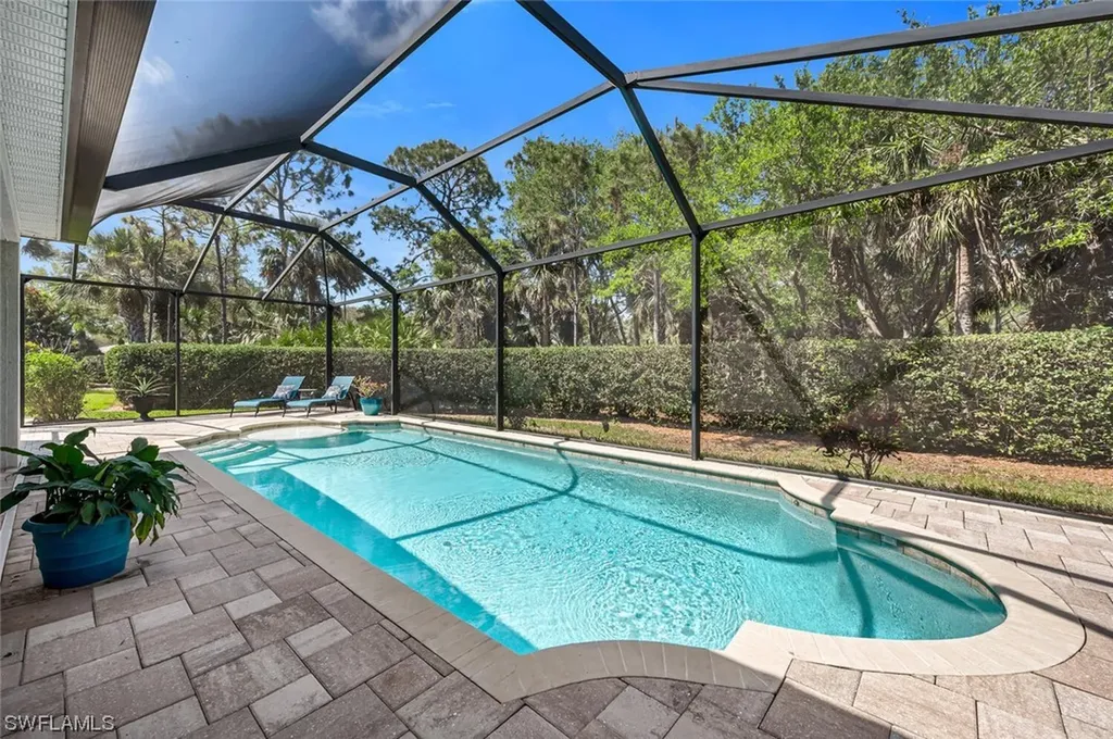 4023 Kent Court Naples FL 34116
