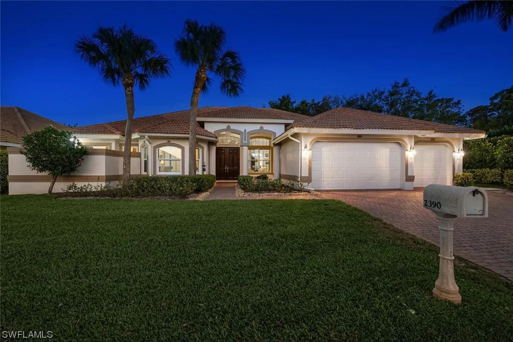 Naples FL, 2390 Turnberry Court
