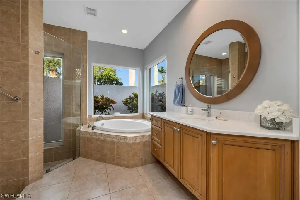 2390 Turnberry Court Naples FL 34109