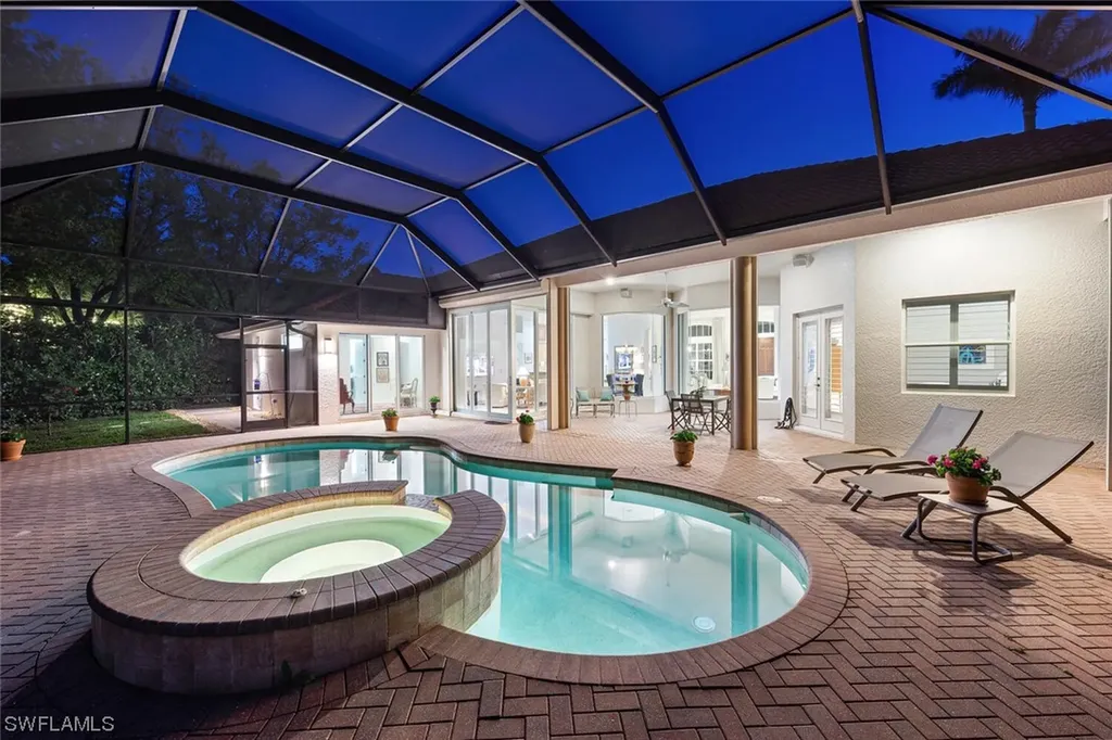 2390 Turnberry Court Naples FL 34109