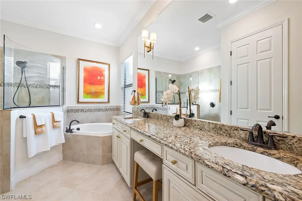 2806 Aviamar Circle Naples FL 34114