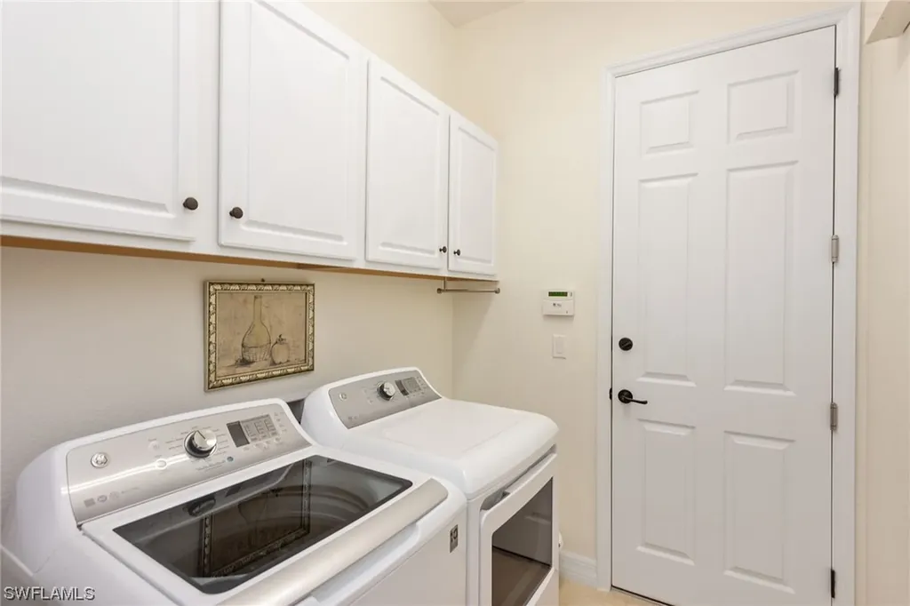 2806 Aviamar Circle Naples FL 34114