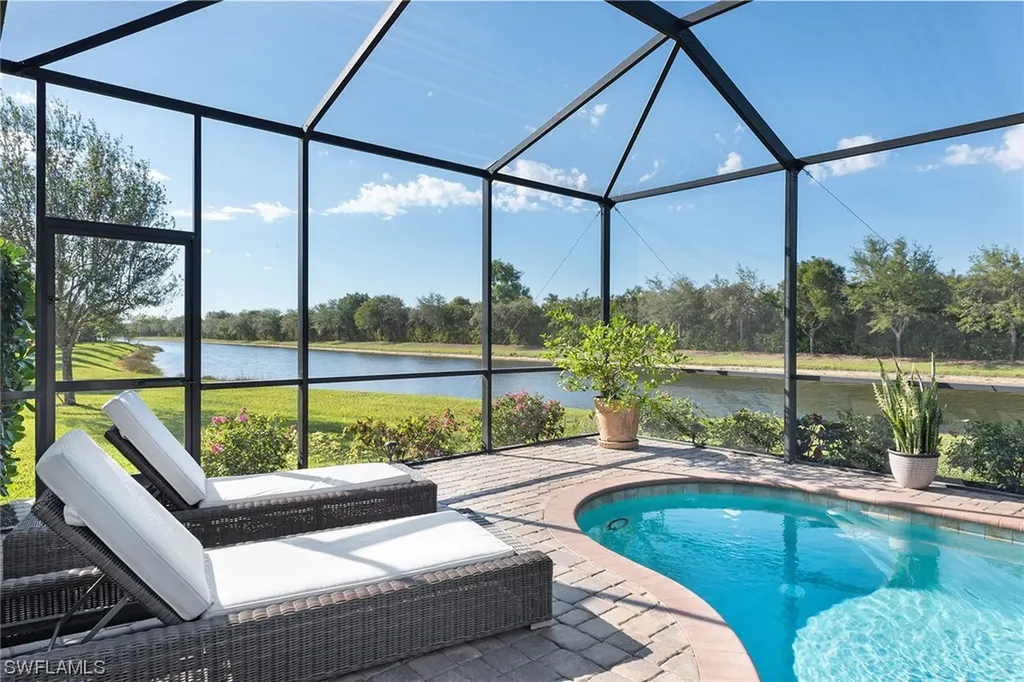 2806 Aviamar Circle Naples FL 34114