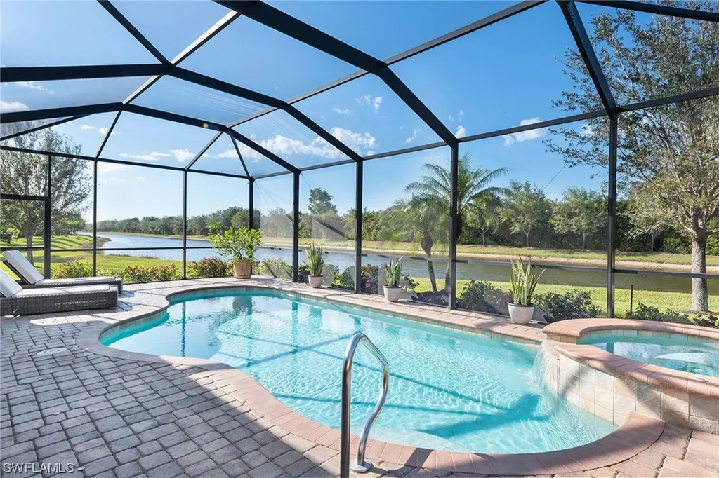 2806 Aviamar Circle Naples FL 34114