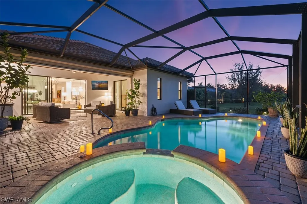 2806 Aviamar Circle Naples FL 34114