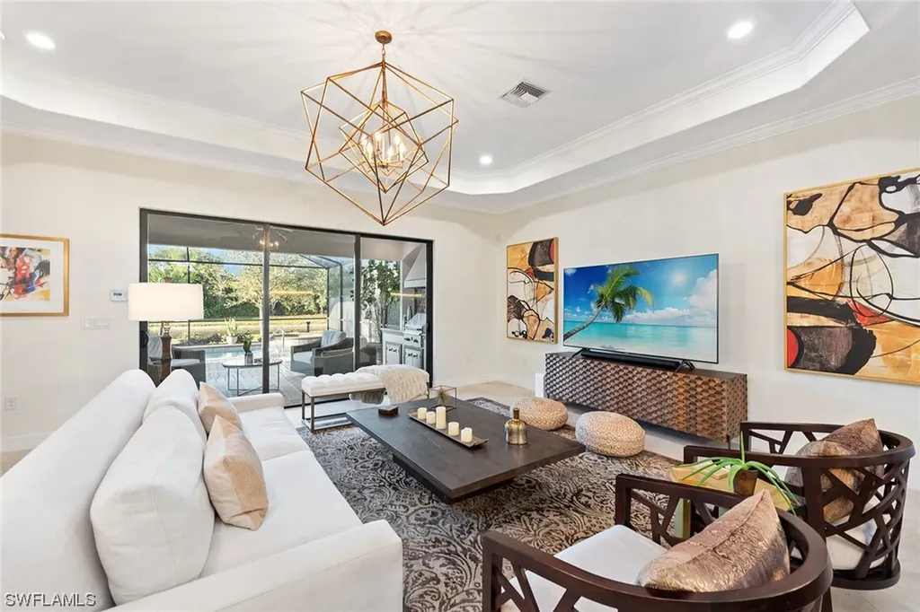 2806 Aviamar Circle Naples FL 34114